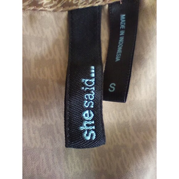 She said Women's Dress Small Beige Sleeveless Knee Length Stretch Waist Satin - Picture 10 of 11